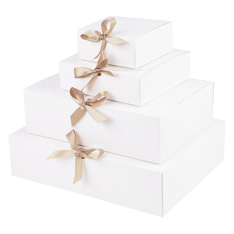 Pudełko na prezenty z papieru  – Papercraft Supply Ribbon recenzja i cena